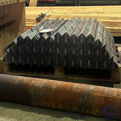 Уголок стальной равнополочный 125х125х12 мм С235 ГОСТ 8509-93 купить в Филиал в Астане ПКФ "Айсберг АС"