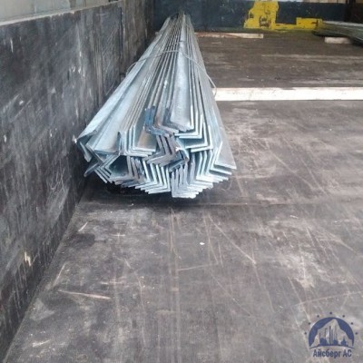 Уголок стальной равнополочный 100х100х14 мм С235 ГОСТ 8509-93 купить в Филиал в Астане ПКФ "Айсберг АС"
