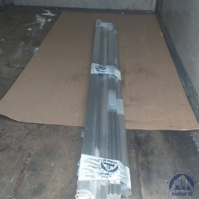 Уголок стальной равнополочный 28х28х3 мм С255 ГОСТ 8509-93 купить в Филиал в Астане ПКФ "Айсберг АС"